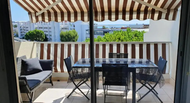 Апартаменты Superbe appartement plage SAINT-LAURENT DU VAR