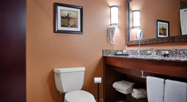 Четырёхместный номер Standard Best Western Plus KC Speedway Inn & Suites