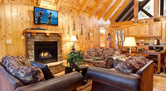 Whispering Winds 2 Bedrooms 2 Bathrooms Cabin