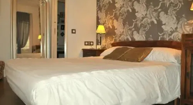 Luxury Muntaner Plaza, Забронировать Отель Эшампле Барселона, рядом с Рынок Бокерия