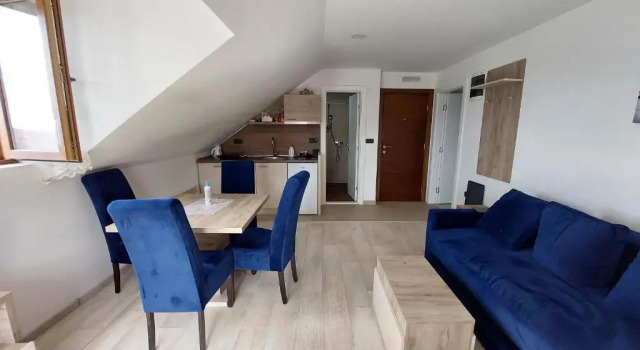 Ctrl Alt Del Apartment S76