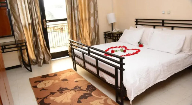 Люкс The Hive Guest House