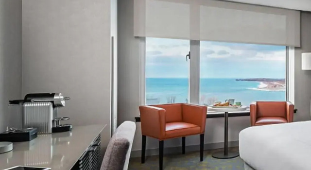 Двухместный номер Standard с видом на озеро Hotel X Toronto, a Destination by Hyatt Hotel