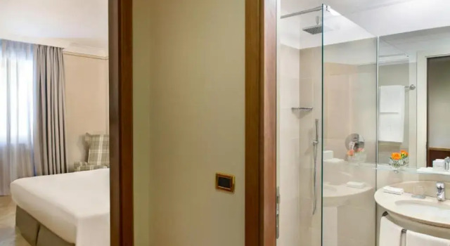 Двухместный номер Superior Renaissance Naples Hotel Mediterraneo
