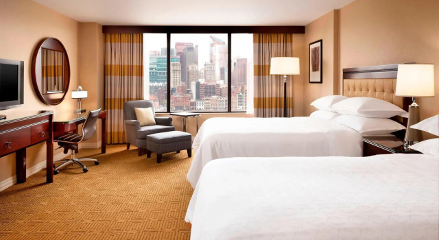 Четырёхместный номер Standard Sheraton Pittsburgh Hotel at Station Square