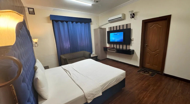 Номер Deluxe Orbit Residency Jinnah Super