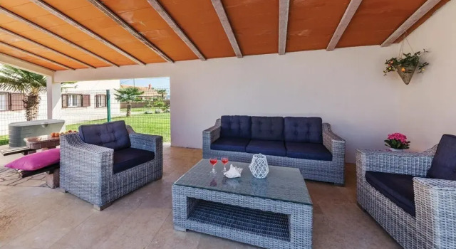 Stunning Home in Barban With Wifi and 6 Bedrooms, Book Hotel Barban Istria