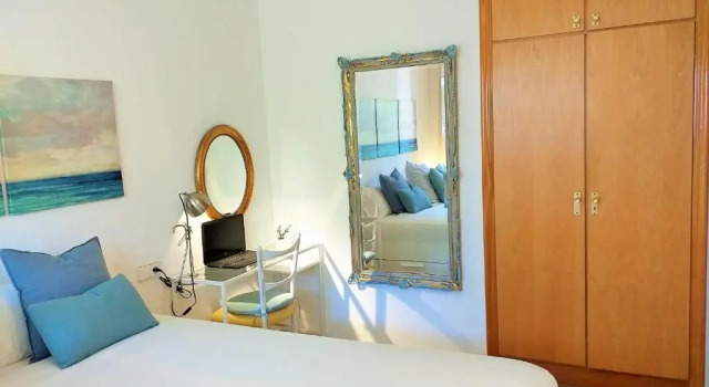 Vistas al Mar, 50 metros Playa y Centro, Cama Queen size, Забронировать Отель Отели Салоу с бассейном, рядом с Туристическое управление города Салоу, Бассейн