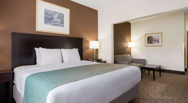 Двухместный люкс Best Western Kendallville Inn