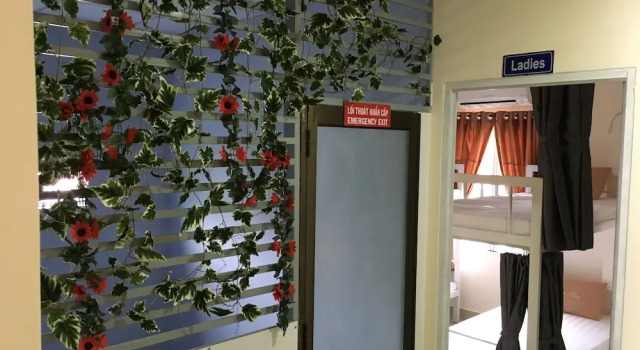 Кровать в общем номере с балконом Maily Hostel