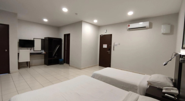Hotel Desaru Penawar, Rezerwuj Hotel Hotele w Kangkar Chemaran z basenem, Basen