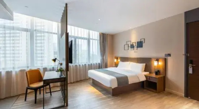 Люкс Homeinn Plus Hotel (Lanzhou Anning Mogao Avenue Provincial Central Hospital)