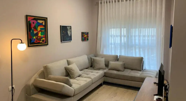 Lovely 1-bedroom Condo in Tirana WiFi-Netflix-AC