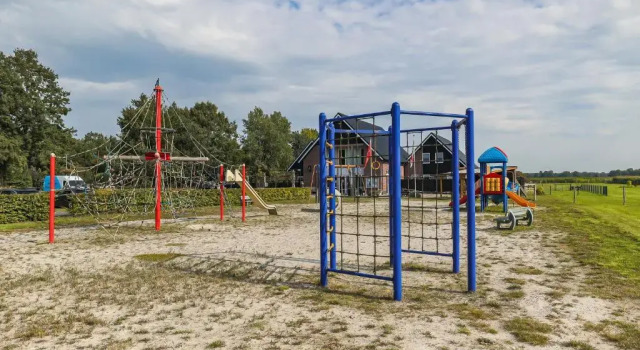 La Casa de Gasselte, een gezellig ruim huis in Drenthe pal naast het bos, Rezerwuj Hotel Hotele w Gasselte z basenem, Basen