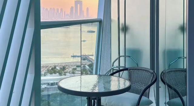 Апартаменты Luxury c 1 комнатой с балконом Seven Palm Apartments - Infinity Pool & Direct Beach Access
