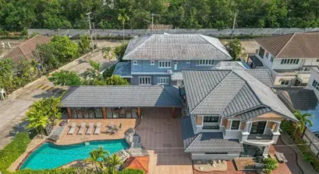 Chiang Mai Central Festival 5 Bedrooms Private Pool Villa