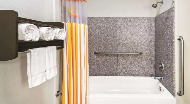 Двухместный номер Accessible Spark by Hilton San Antonio Dominion