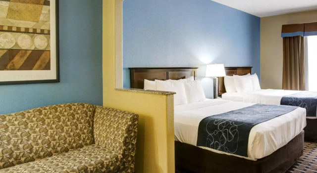Четырёхместный люкс Comfort Suites Georgetown
