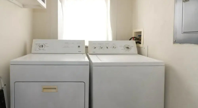 Fully Furnished 4-bedroom Located on a Quiet Block, Забронировать Отель Роанок Виргиния