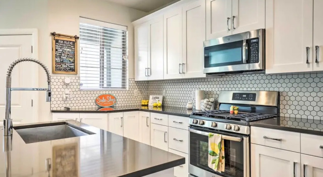 Апартаменты St George Area Townhome w/ Patio + Pool Access