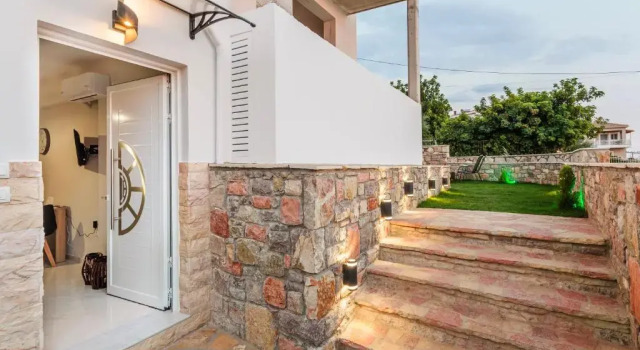 Коттедж Kelly's Sunset Apartment 1 Κalamata