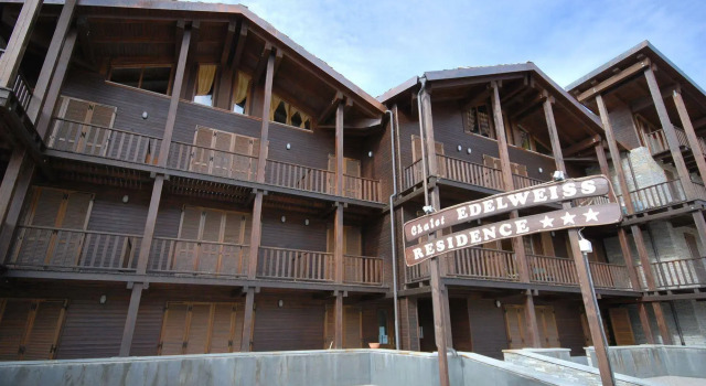 Chalet Edelweiss - Gruppo Estella Hotels, Забронировать Шале Виллы Сестриере, Вилла