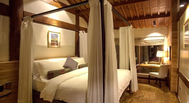 Lijiang Joyful Boutique Hotel, Забронировать Отель Лицзян Юньнань, рядом с Улица Сквер-стрит Древнего города Даянь
