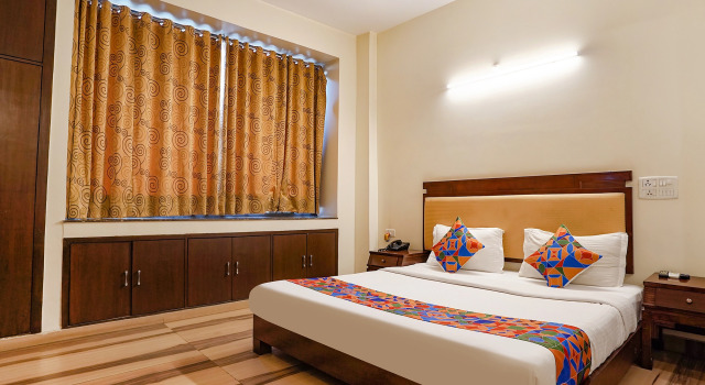 Fabhotel F9 Sector 66, Забронировать Отель Нойда штат Уттар-Прадеш