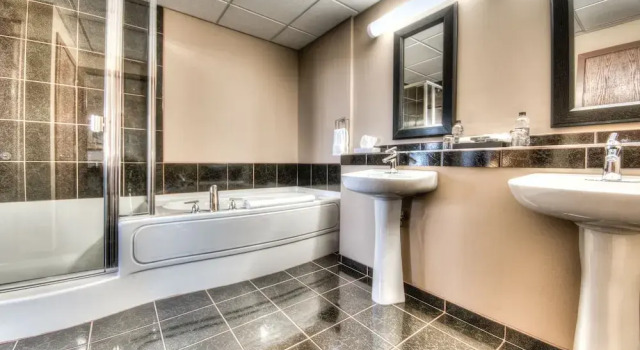 Семейный люкс c 1 комнатой Podollan Inn & Spa - Grande Prairie