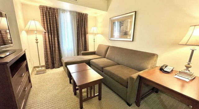 Четырёхместный номер Standard Staybridge Suites Detroit-Novi by IHG