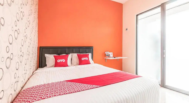 Номер Standard RedDoorz Syariah near Green Park Jatiwarna
