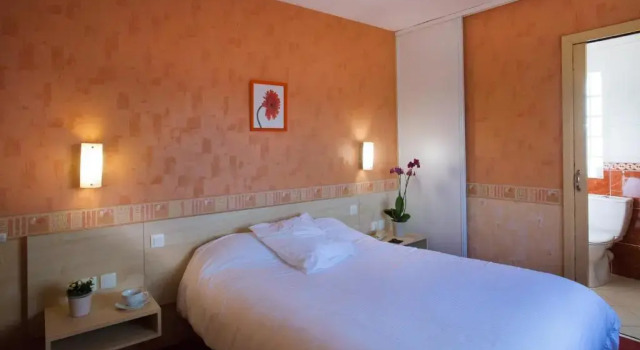 Двухместный номер Standard Logis Hotel Restaurant Le Commerce