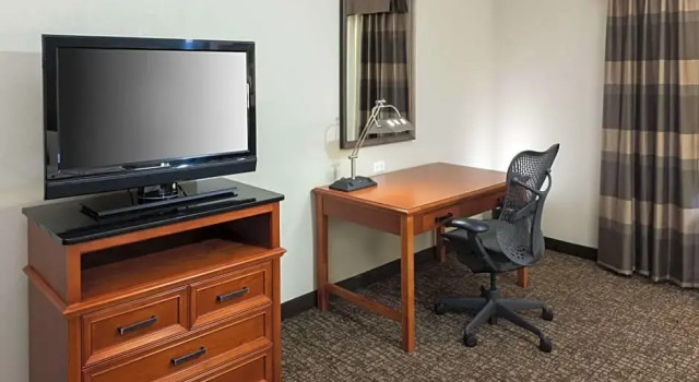 Четырёхместный номер Premium Hilton Garden Inn Rockaway