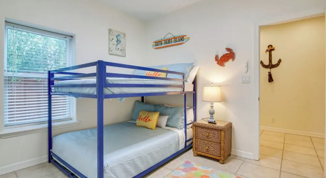 Апартаменты Steps to Beach: Oceanside Townhome w/ Heated Pool