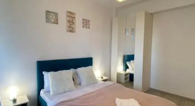 Q Apartaments near Palas Mall