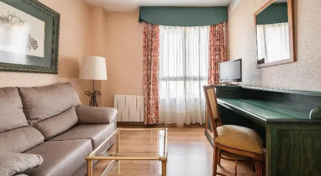 Полулюкс Standard Hotel Rio Badajoz