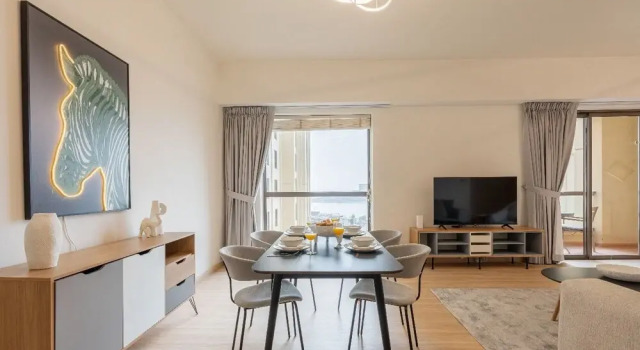 Renovated 1 BR with Sea & Marina Views