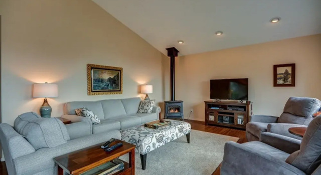 Coupeville  By Admiralty Bay 3 Bedroom Home, Book Hotel Hoteller i Island County med pool, Swimmingpool