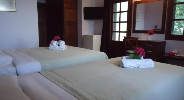 Трёхместный номер Standard Eden Hotel