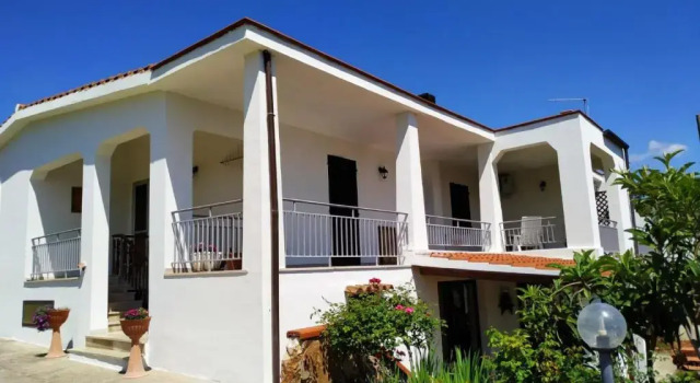 Villa Gladyr, Book Villa Villaer i Ogliastra, Villa