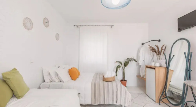 Четырёхместный номер Comfort Dibellee Mykonos Studios