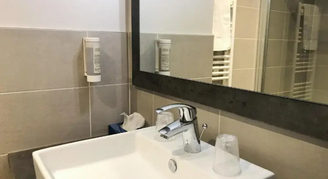 Номер Comfort Hotel Full Colors