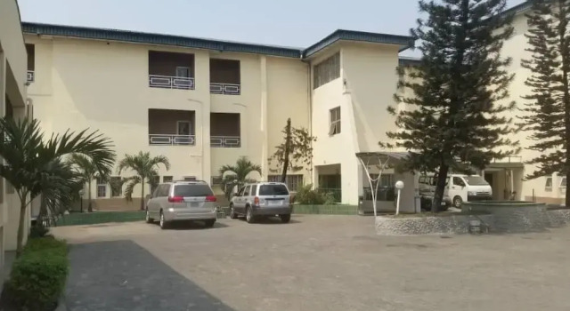 Wingate House Hotel
