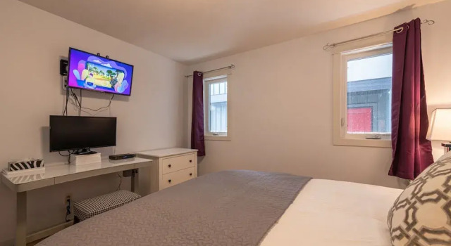 P1 - Private Hot Tub - 3 Bedroom Home - Mountain View, Rezervasyon Daire Canmore daireler, Daire
