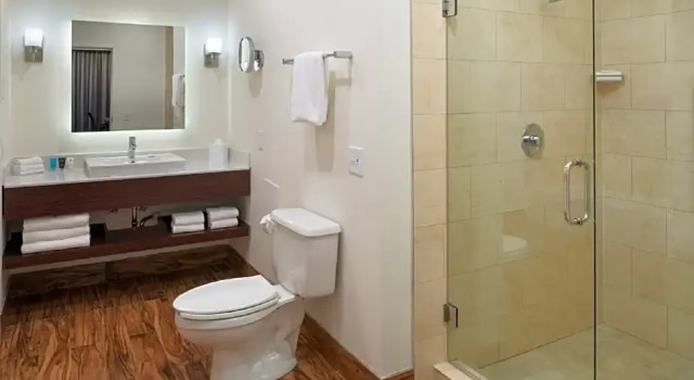 Двухместный полулюкс Crowne Plaza Springfield by IHG