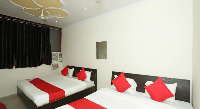 OYO 26806 Hotel Radha Krishna, Rezerwuj Hotel Hotele w Kankhal ze śniadaniem, Śniadanie