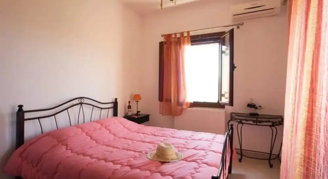 Louloudis Villa, Rezerwuj Willa Hotele w Spílion z basenem, Basen