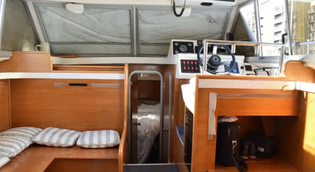 1 Bedroom Princess Live-aboard Boat, Varaa Huoneisto Asunnot kohteessa Merseyside, Huoneisto