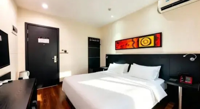 Люкс Anyi Hotel (Urumqi Airport)