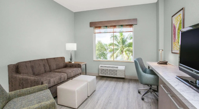 Двухместный номер Standard c 1 комнатой Hilton Garden Inn Palm Beach Gardens